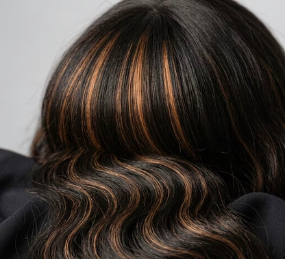 Women'S Medium And Long Wavy Curly Wig (With Air Bangs) - Highlights And High-Gloss Synthetic Hair, High Temperature